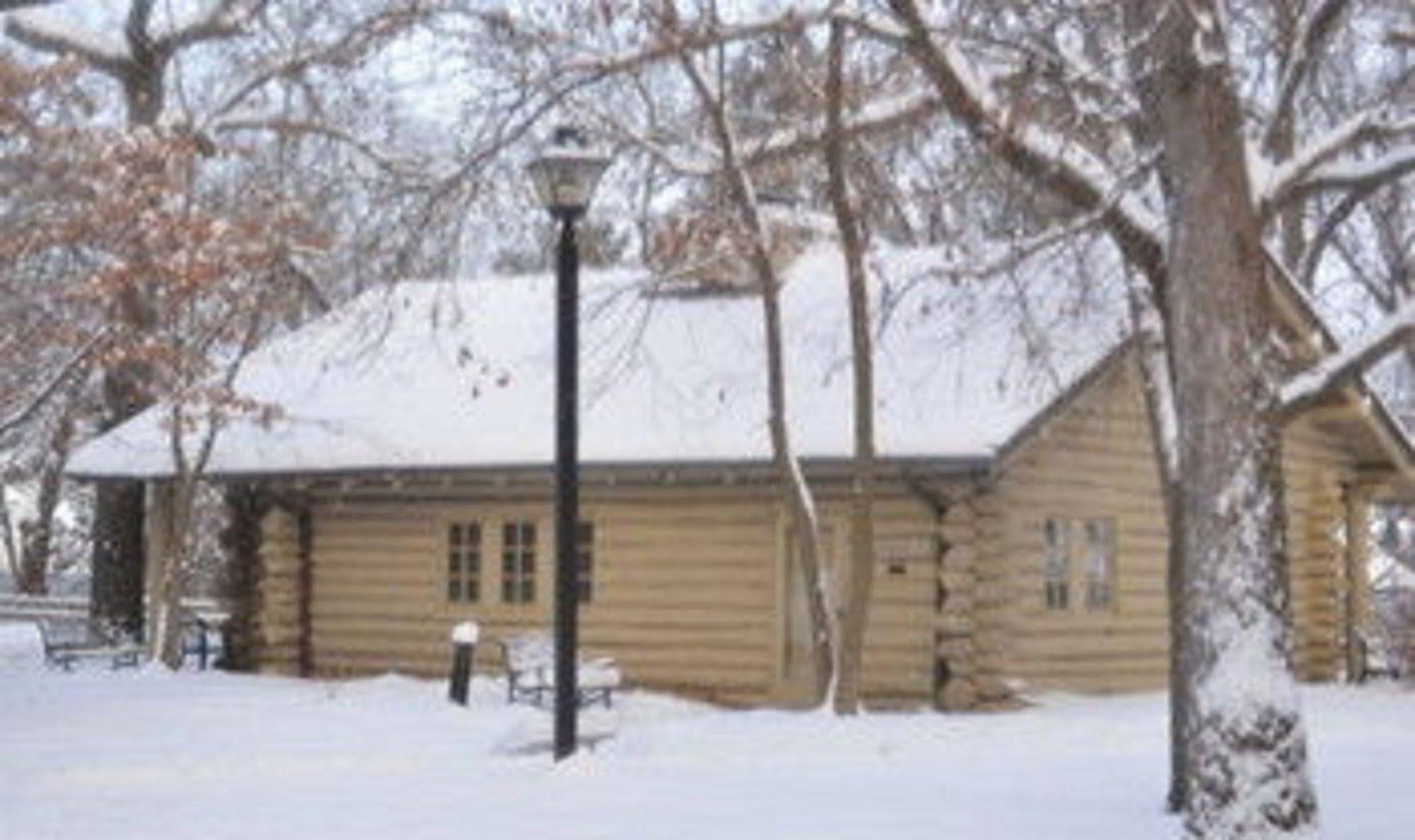 Utica Starved Rock Lodge & Conference Center מראה חיצוני תמונה