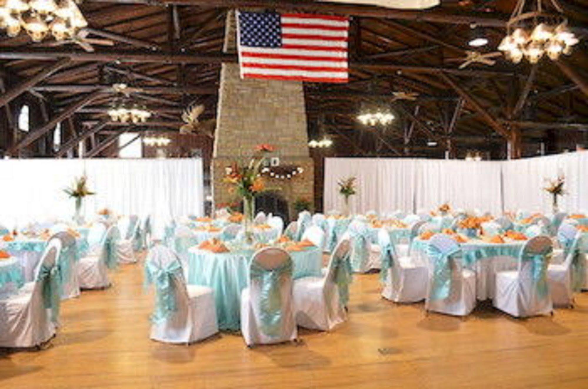 Utica Starved Rock Lodge & Conference Center מראה חיצוני תמונה