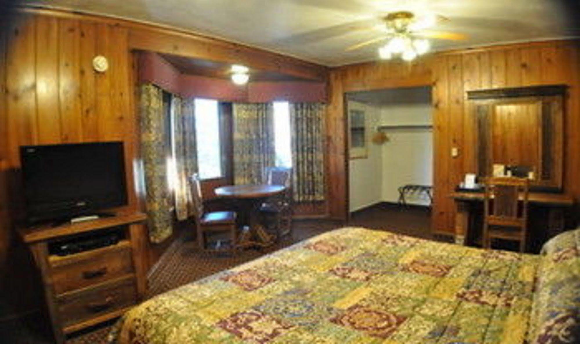 Utica Starved Rock Lodge & Conference Center מראה חיצוני תמונה