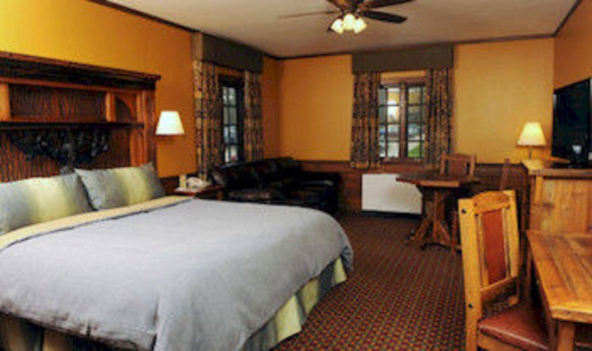 Utica Starved Rock Lodge & Conference Center מראה חיצוני תמונה