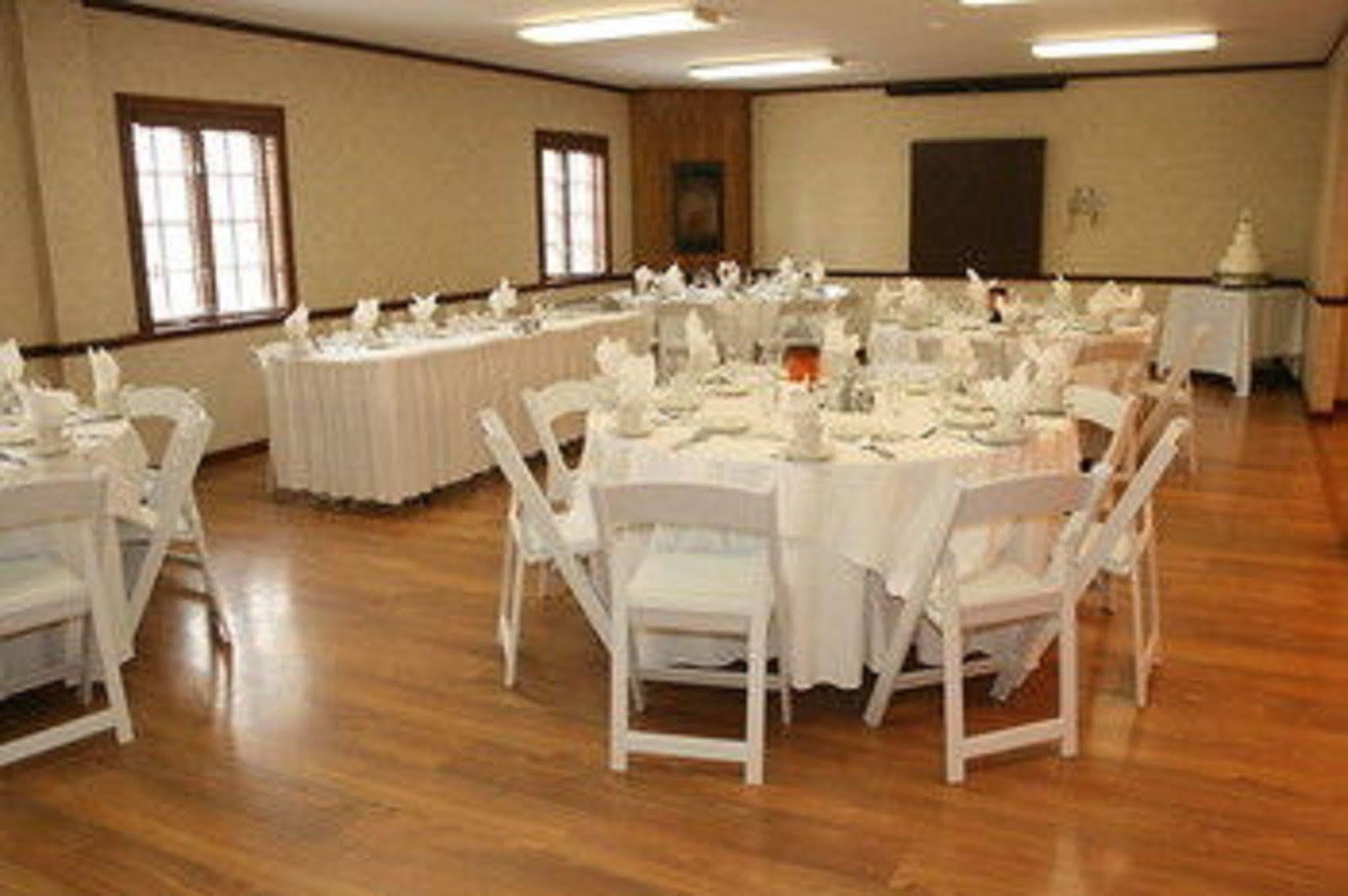 Utica Starved Rock Lodge & Conference Center מראה חיצוני תמונה