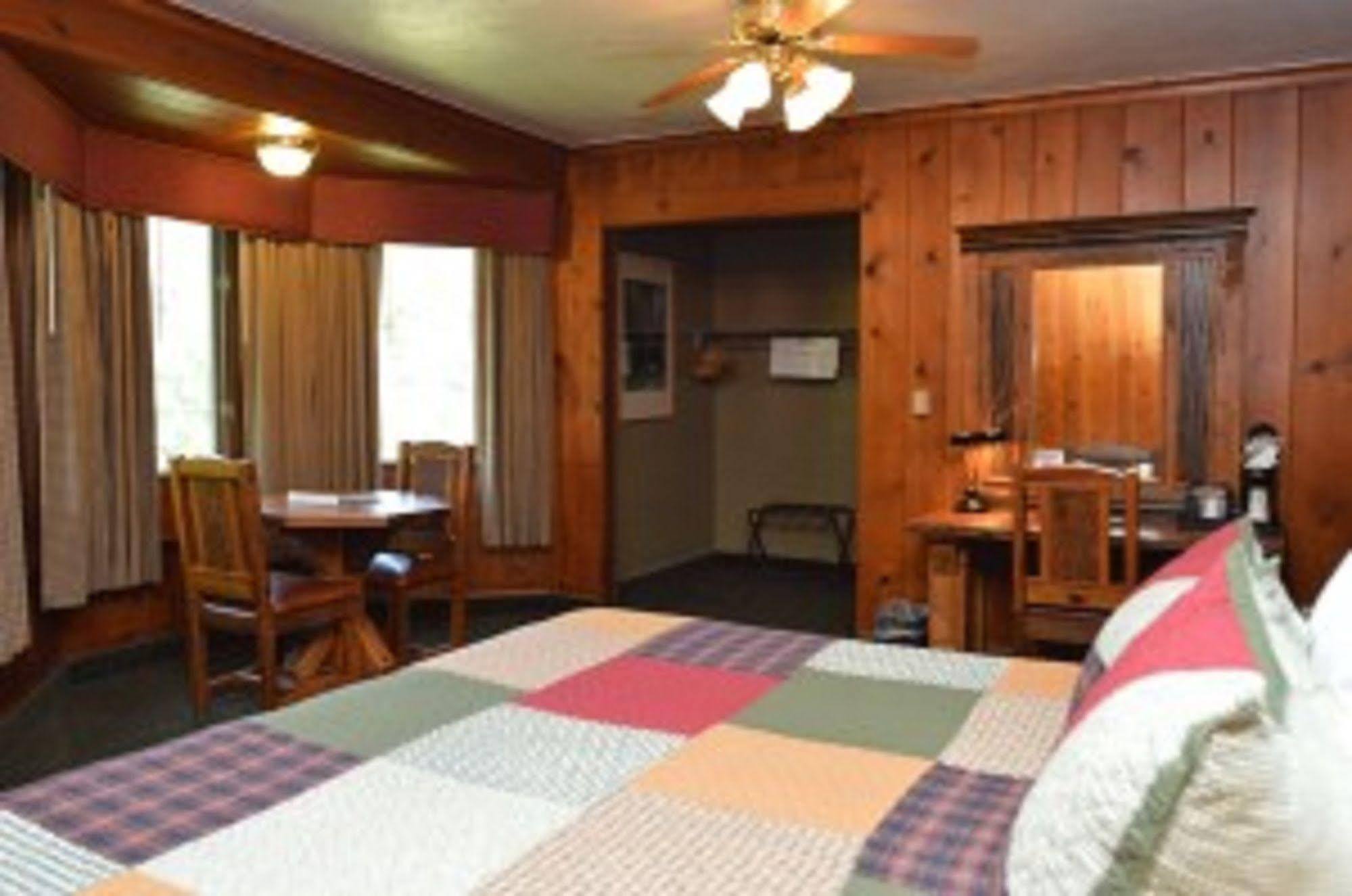 Utica Starved Rock Lodge & Conference Center מראה חיצוני תמונה